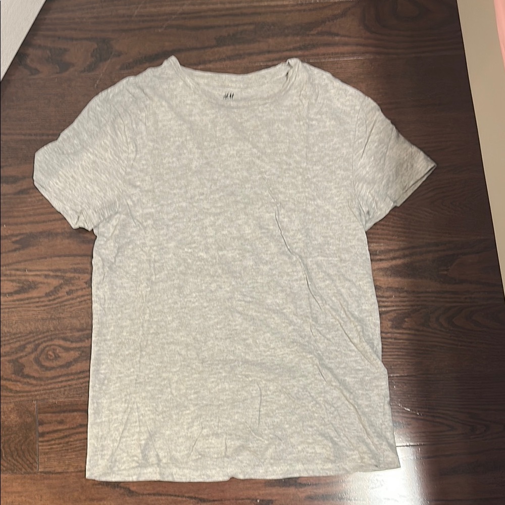 H&M Gray Short Sleeve T-Shirt
